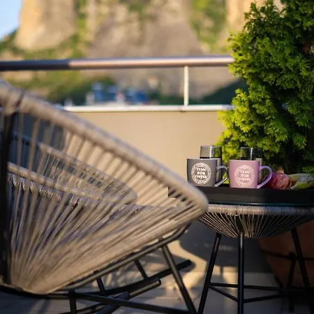 Rock State View - Unique Overlooking Meteora Flat Apartment