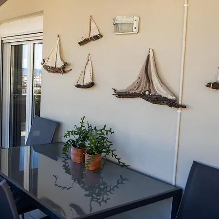 Rock State View - Unique Overlooking Meteora Flat Apartment *