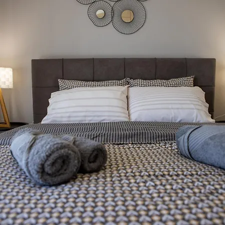 Rock State View - Unique Overlooking Meteora Flat Apartman *