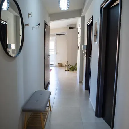 Rock State View - Unique Overlooking Meteora Flat アパート カランバカ