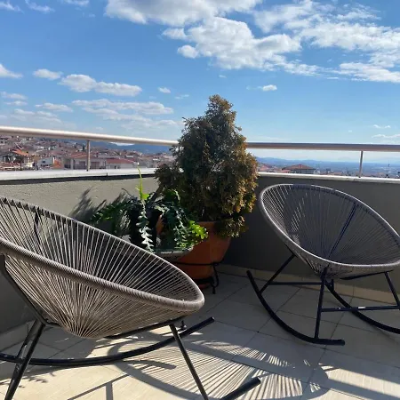 Rock State View - Unique Overlooking Meteora Flat *