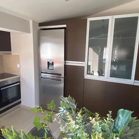 Rock State View - Unique Overlooking Meteora Flat Apartment *