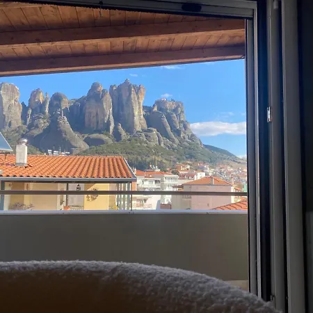 Rock State View - Unique Overlooking Meteora Flat *