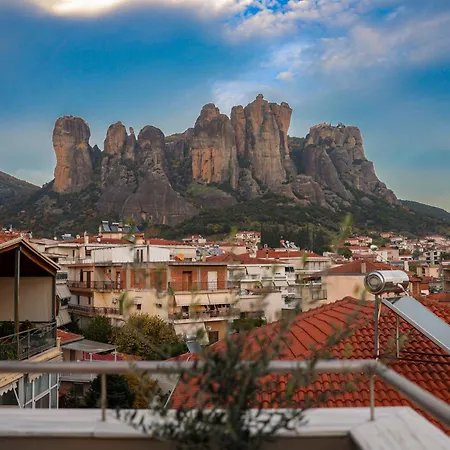 Rock State View - Unique Overlooking Meteora Flat *
