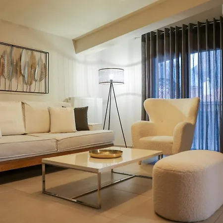 Rock State View - Unique Overlooking Meteora Flat Kalambáka