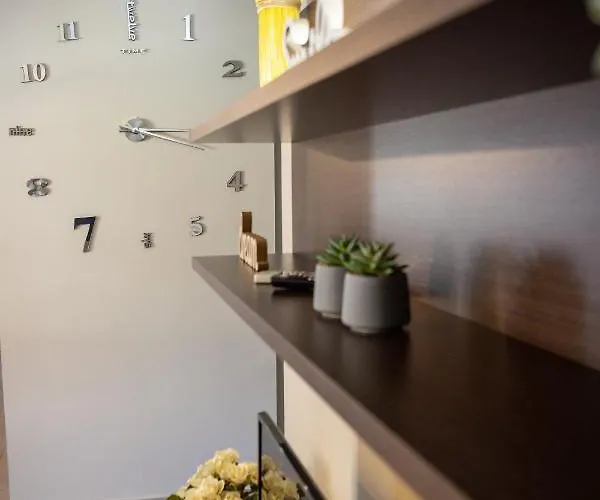 Apartman Rock State View - Unique Overlooking Meteora Flat *