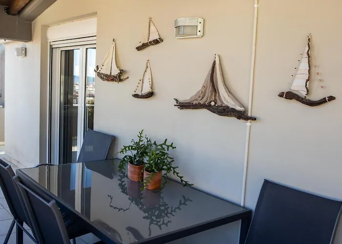 Rock State View - Unique Overlooking Meteora Flat アパート *