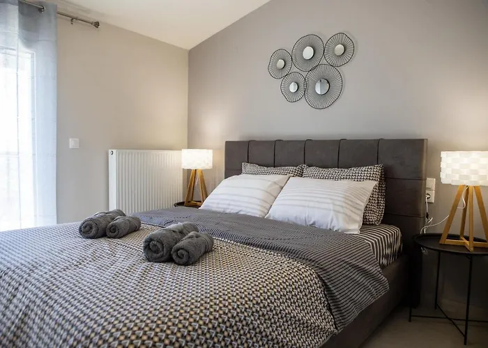 Rock State View - Unique Overlooking Meteora Flat Kalambáka