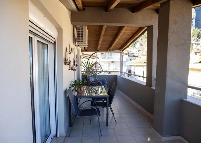 Rock State View - Unique Overlooking Meteora Flat Kalambáka