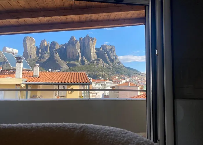 Rock State View - Unique Overlooking Meteora Flat *