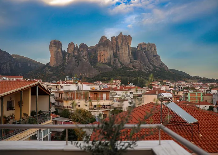 Rock State View - Unique Overlooking Meteora Flat *