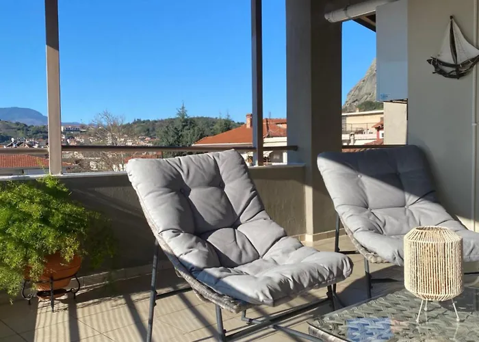 Rock State View - Unique Overlooking Meteora Flat アパート カランバカ